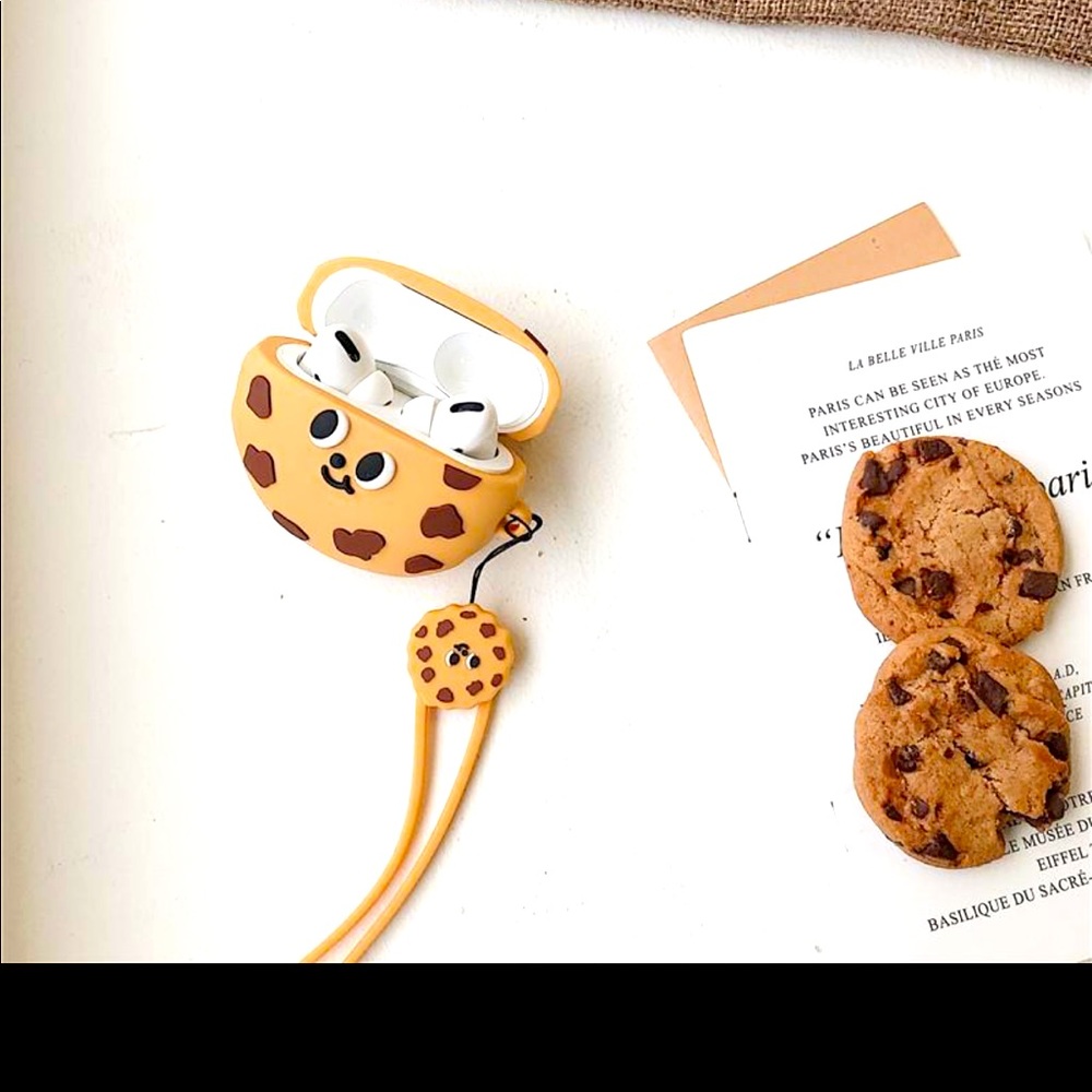ADORABLE CHOCOLATE COOKIE AIRPODS CASE IN GENERATION 1/2 and PRO
